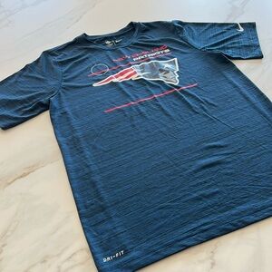 Nike New England Patriots t shirt size L (Youth)
